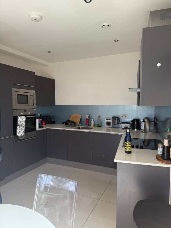 Flat Haven Way in Greater London