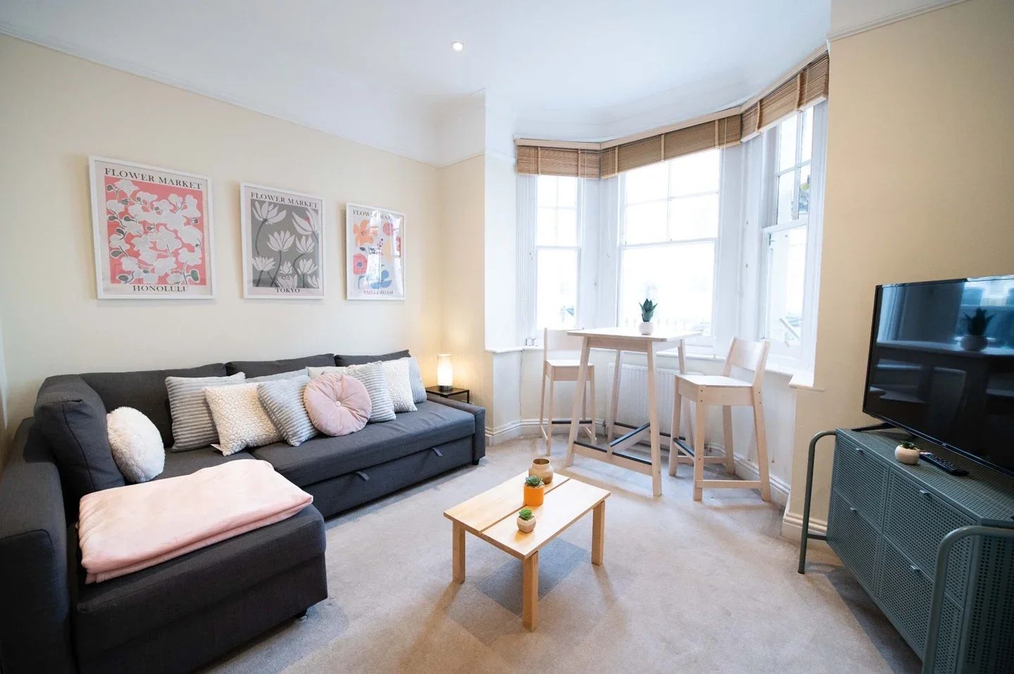 Flat Dancer Road in Greater London