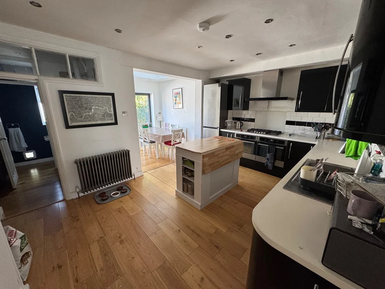 Room Stanley Road in Greater London