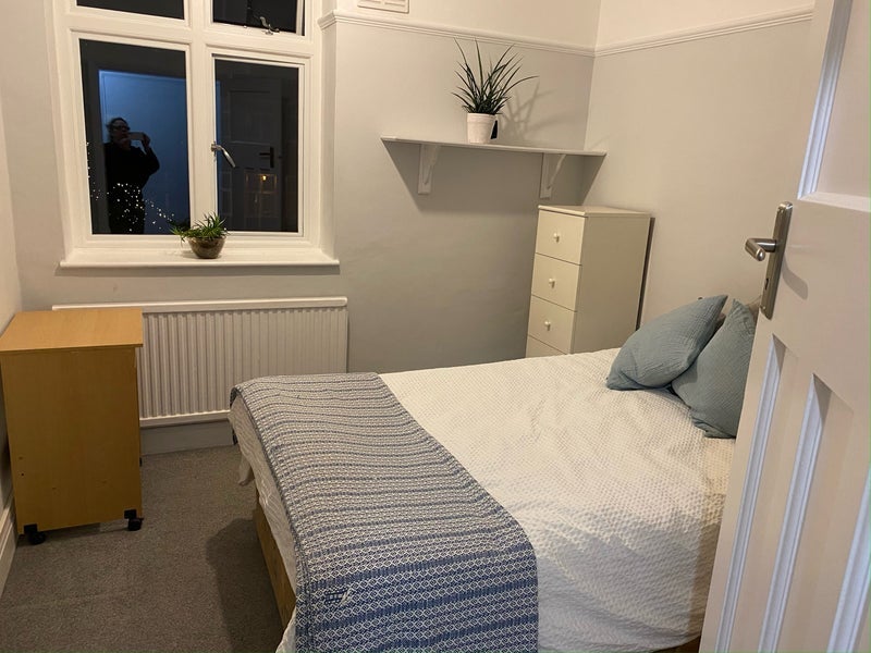 Room Haslemere Road in Greater London