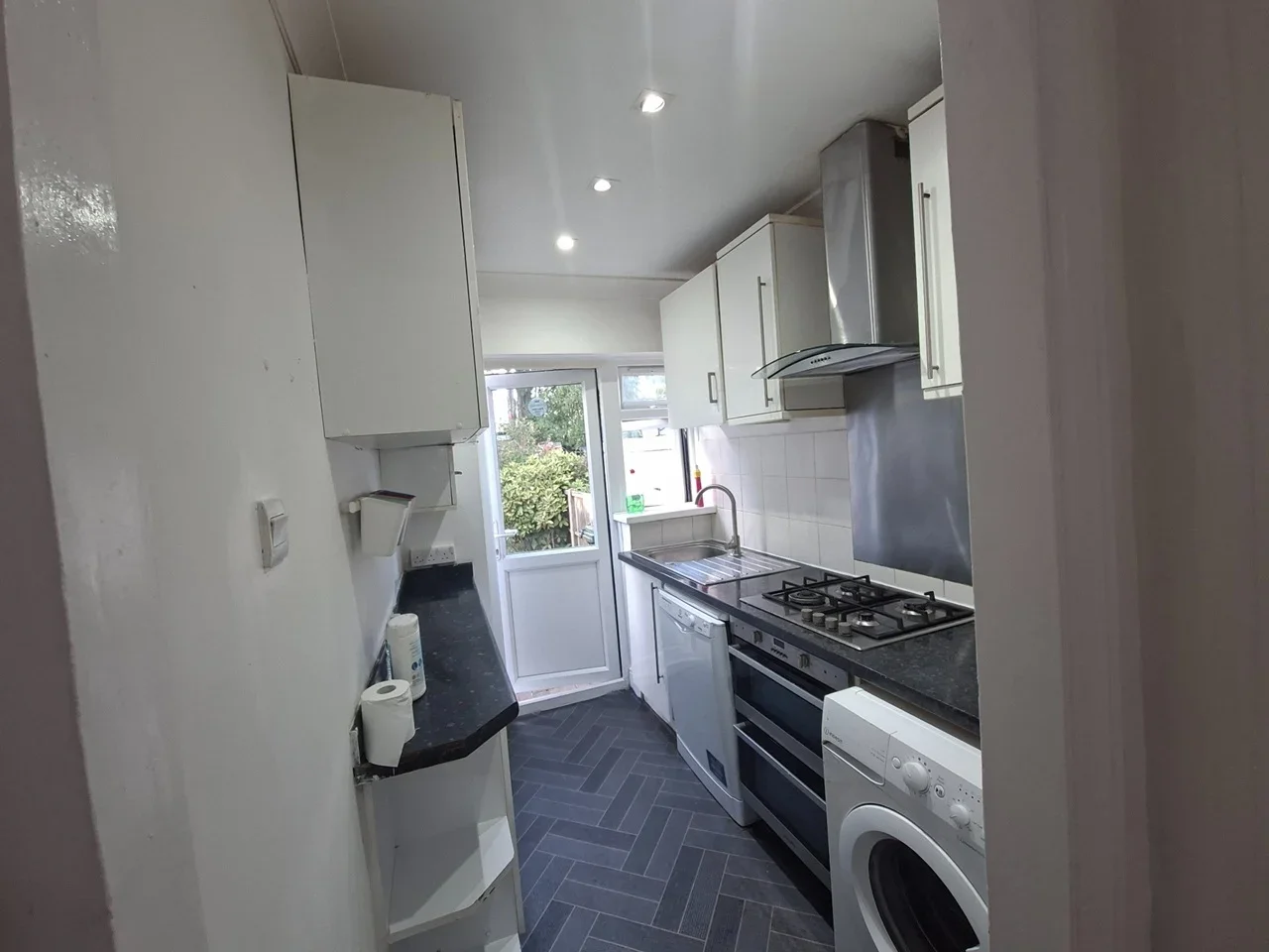 House Rosslyn Avenue in Greater London