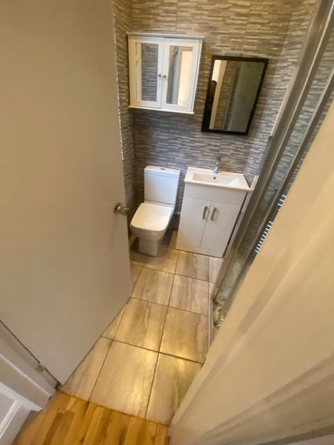 Room Amesbury Avenue in Greater London