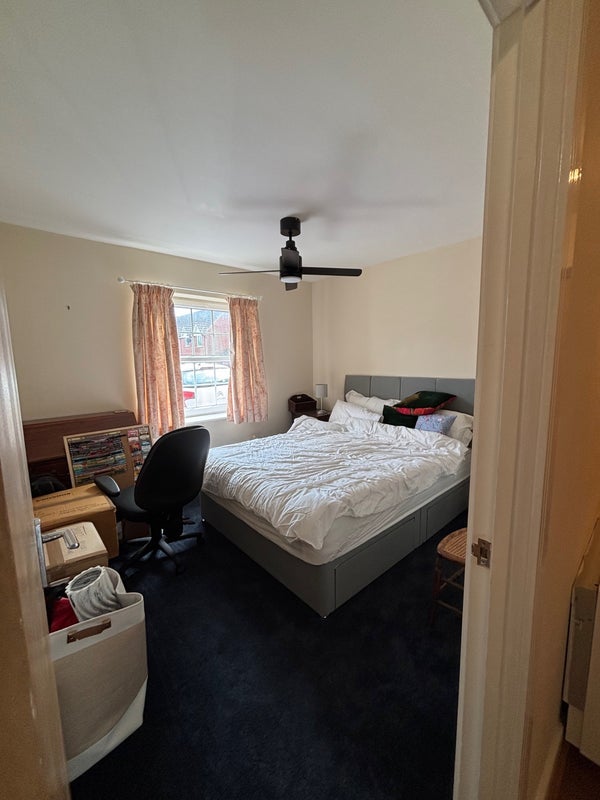 Flat Fiddlers Wood Lane in Bradley Stoke