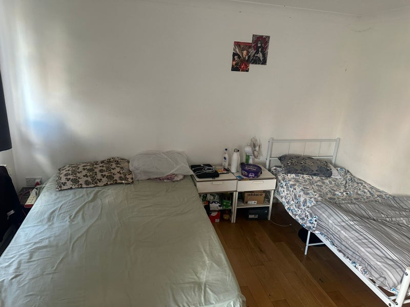 Room East Ferry Road in Greater London