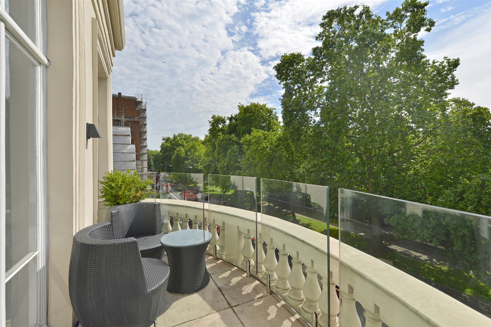 Flat Park Lane in London