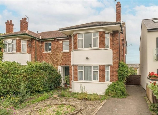 Flat Leyland Road in London