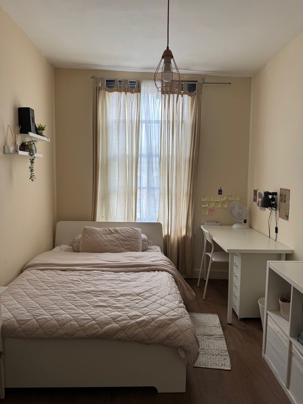 Room Caledonian Road in Greater London