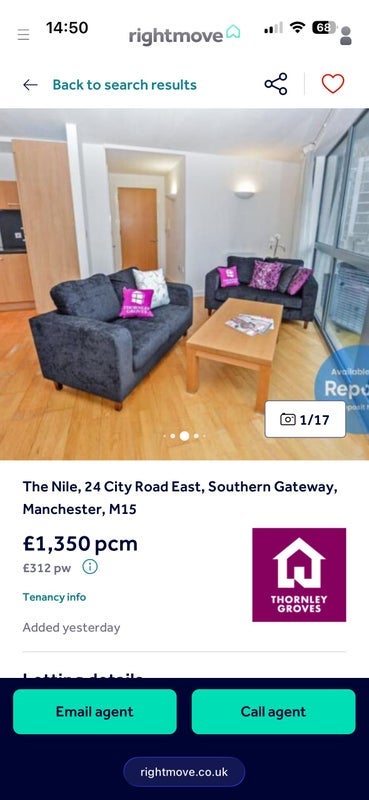 Room City Road East in Manchester