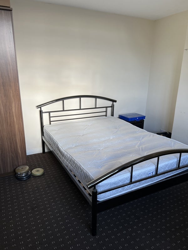Room Seaforth Grove in Leeds