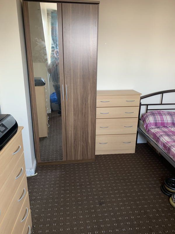 Room Seaforth Grove in Leeds