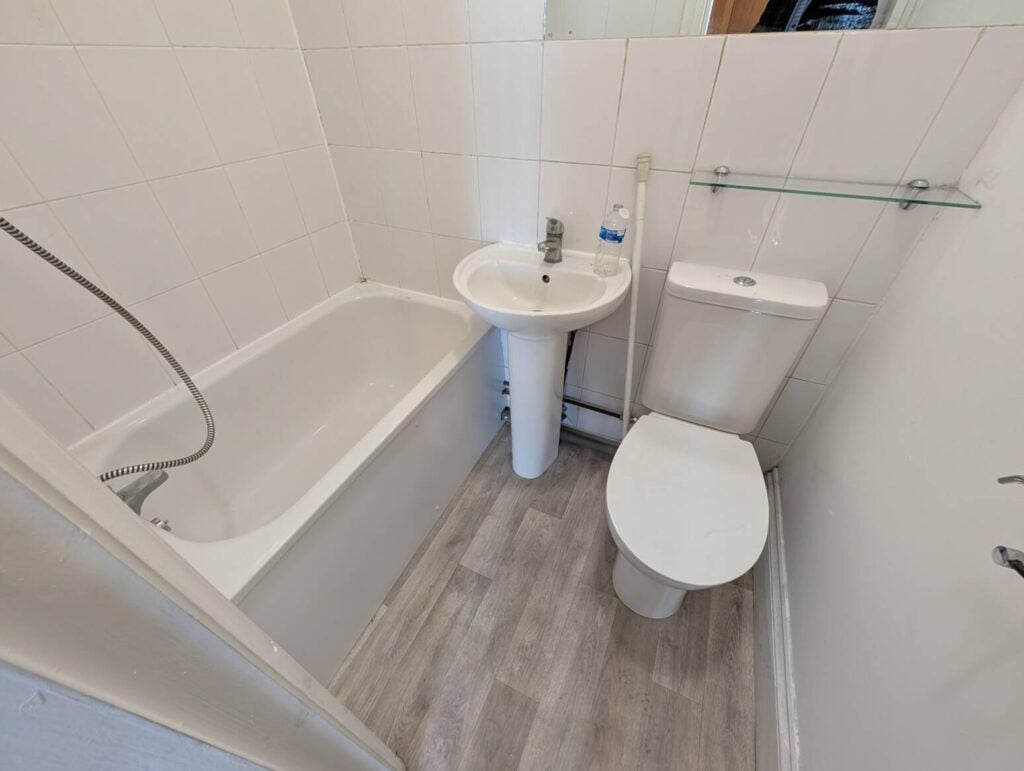 Flat Chichele Road in Greater London
