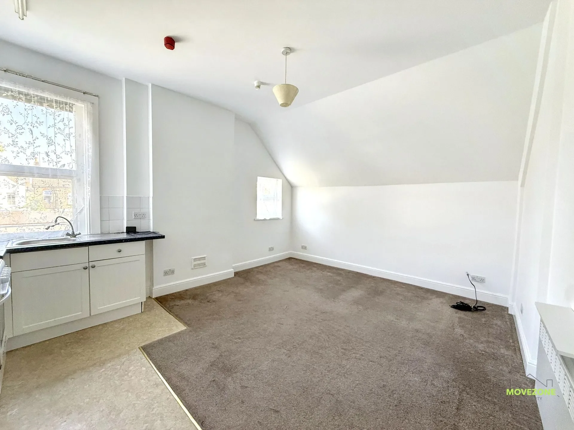 Room Highland Road in Greater London