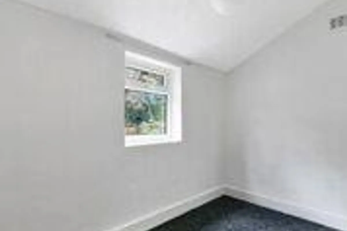 Flat Lausanne Road in Greater London
