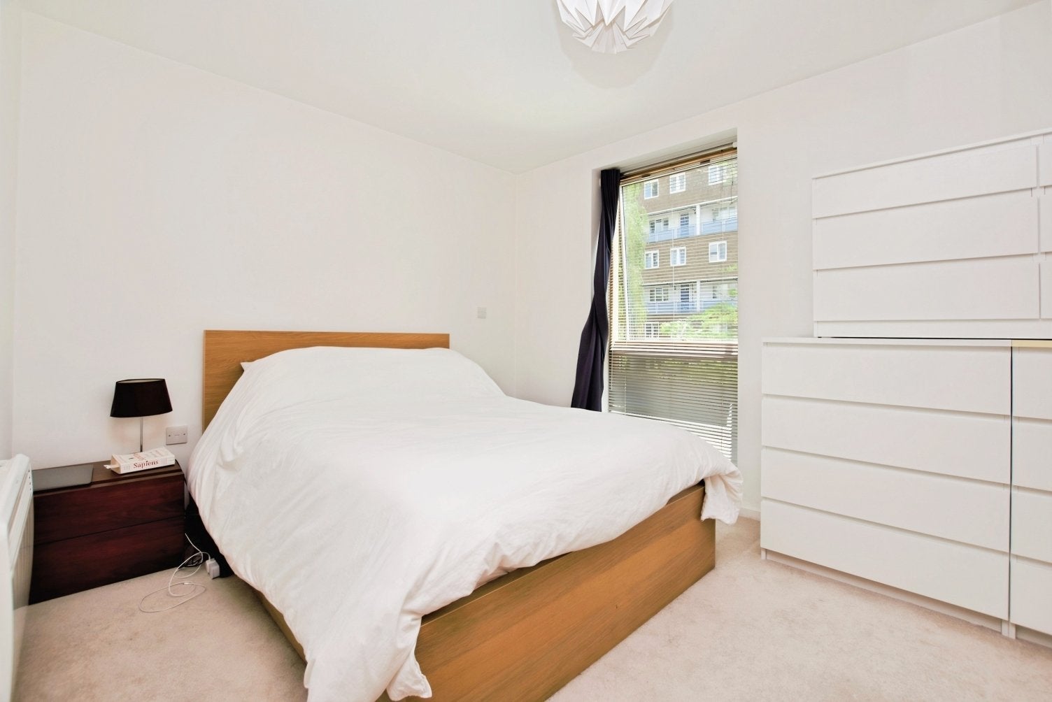 Flat Bermondsey Street in Greater London