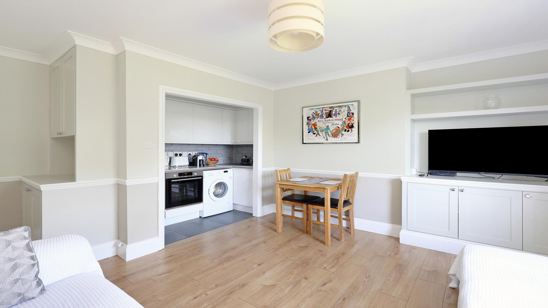 Flat Cumberland Park in London