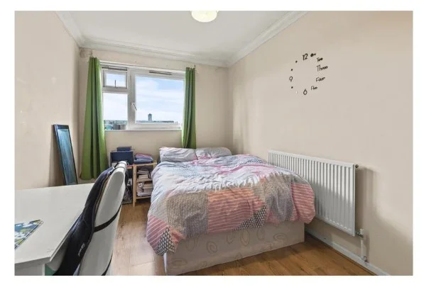 Room Aintree Street in Greater London