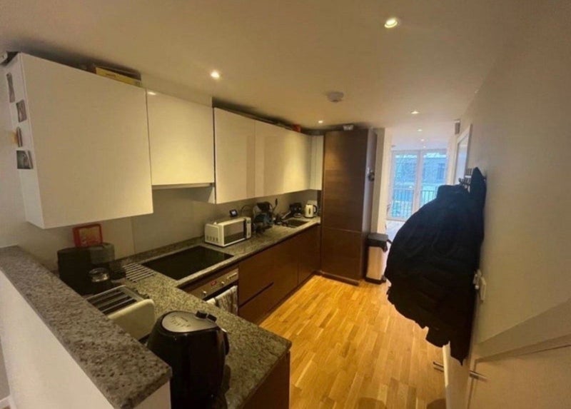 Room Honour Lea Avenue in Greater London