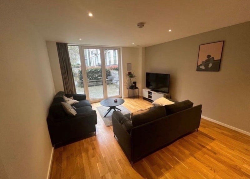 Room Honour Lea Avenue in Greater London