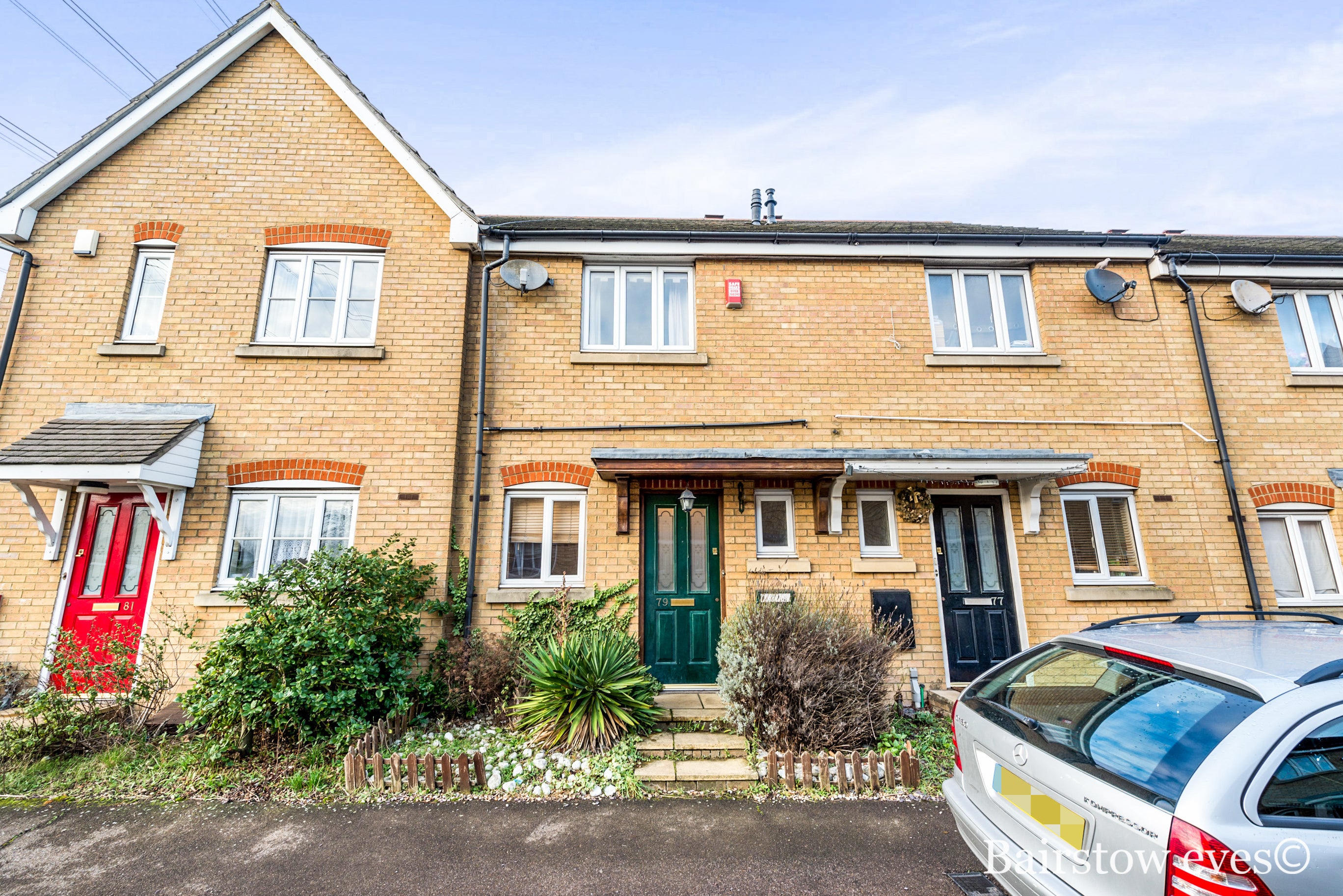 House Rawlyn Close in Grays