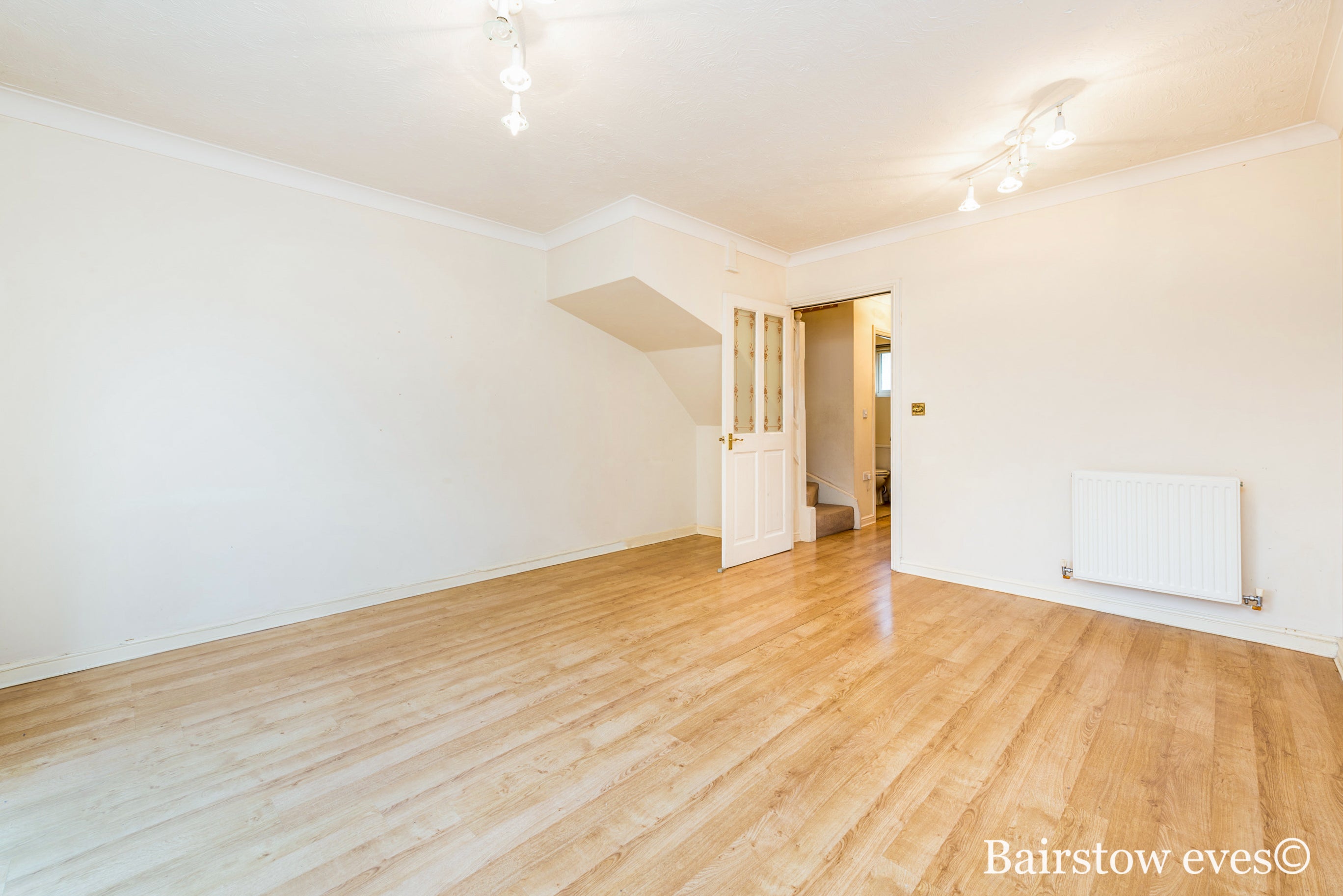 House Rawlyn Close in Grays