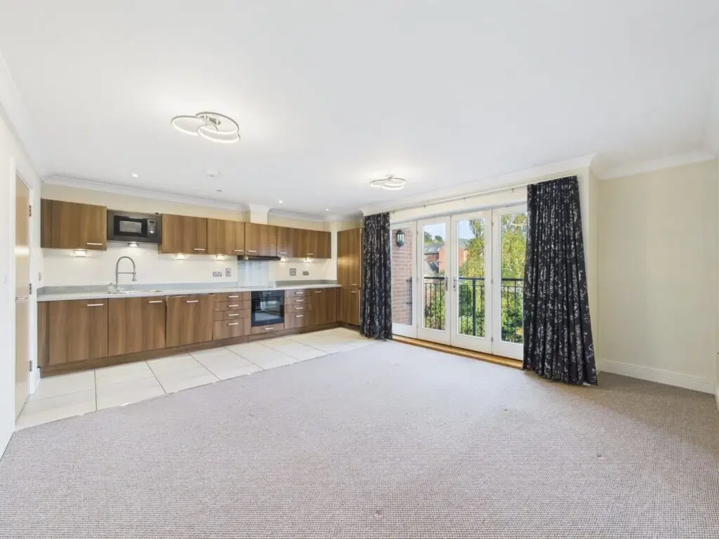 Flat Princes Drive in Worcester