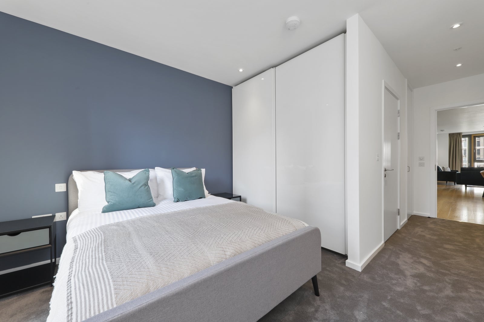 Flat Celebration Avenue in Greater London