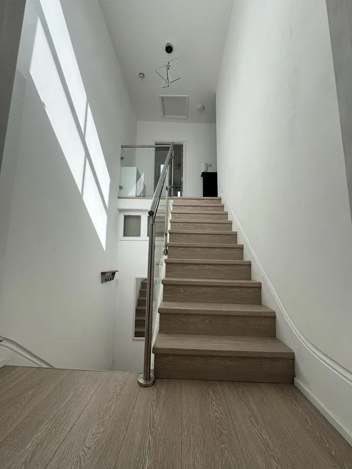Flat Fernhead Road in City of Westminster
