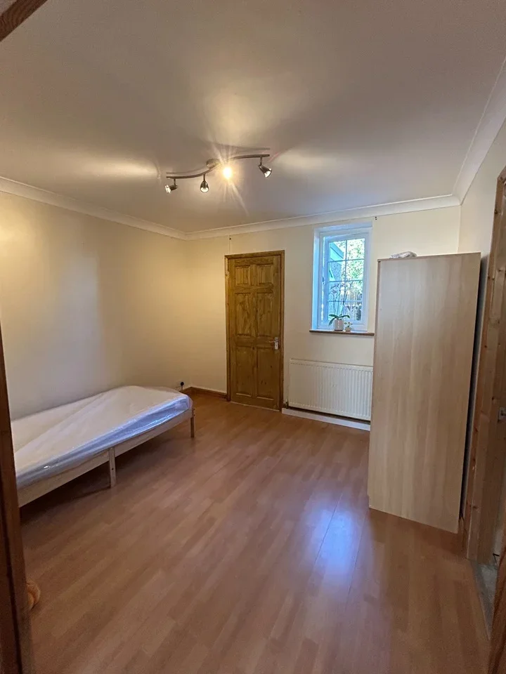 Room Morello Avenue in Greater London