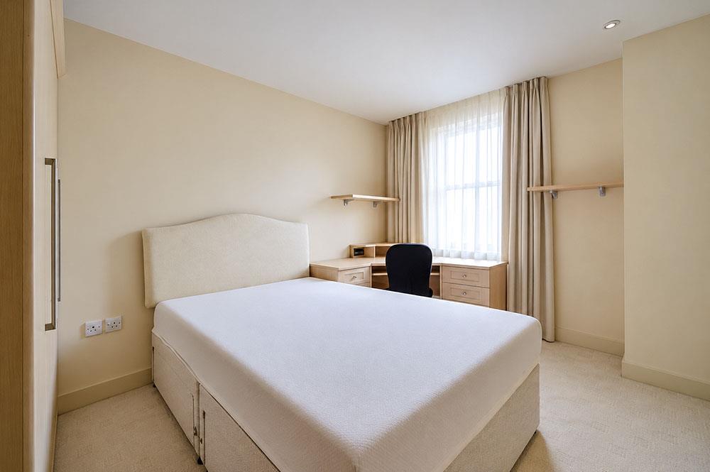 Flat Queensborough Terrace in City of Westminster