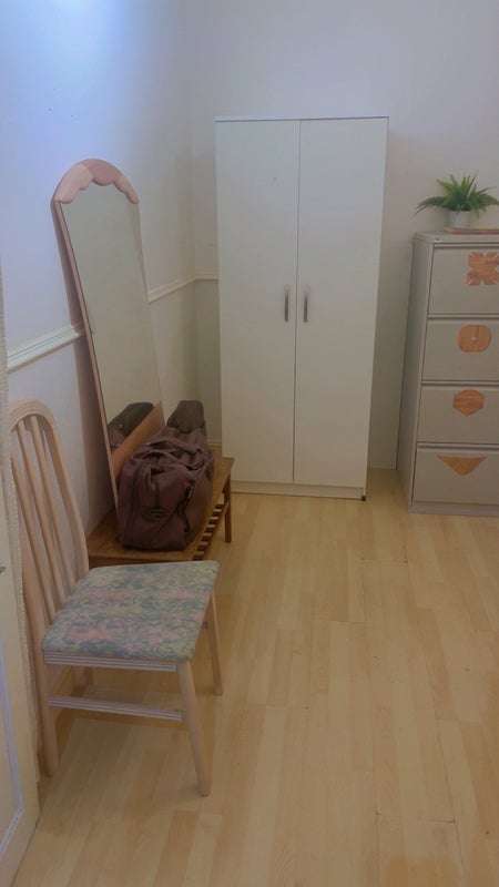 Room Busby Place in Greater London