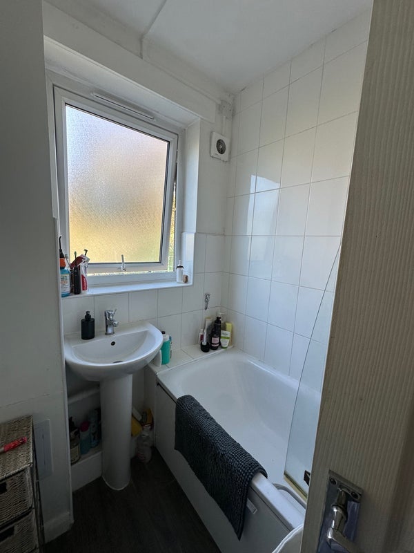 Room Geldeston Road in Greater London