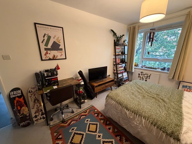 Room Geldeston Road in Greater London
