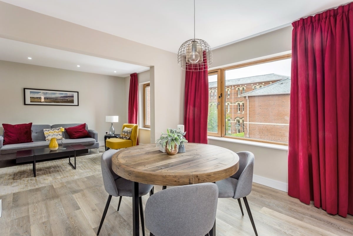 Flat Saint Georges Place in Cheltenham