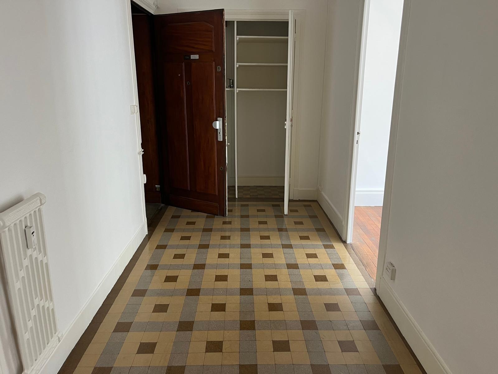Appartement Place Gustave Rivet à Grenoble