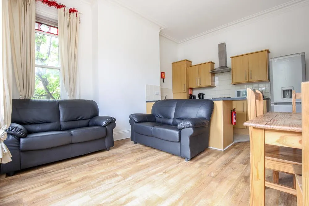 Flat Grosvenor Place in Newcastle upon Tyne