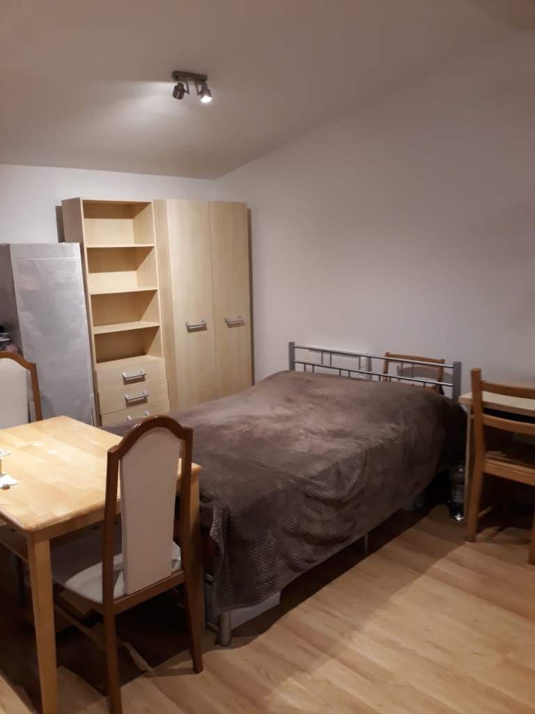 Flat Warrington Avenue in Slough