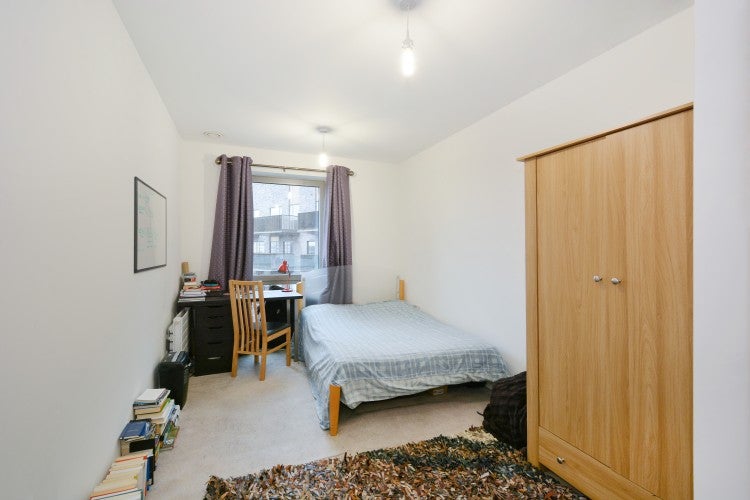 Flat Barking Road in Greater London