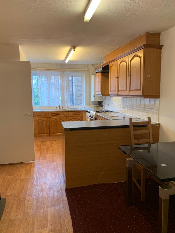 Room Savoy Close in Greater London