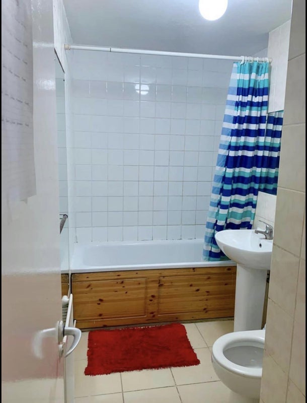 Room Savoy Close in Greater London