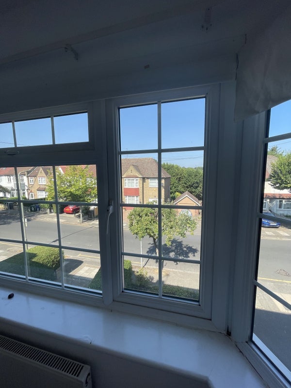 Room Ridgeview Road in Greater London