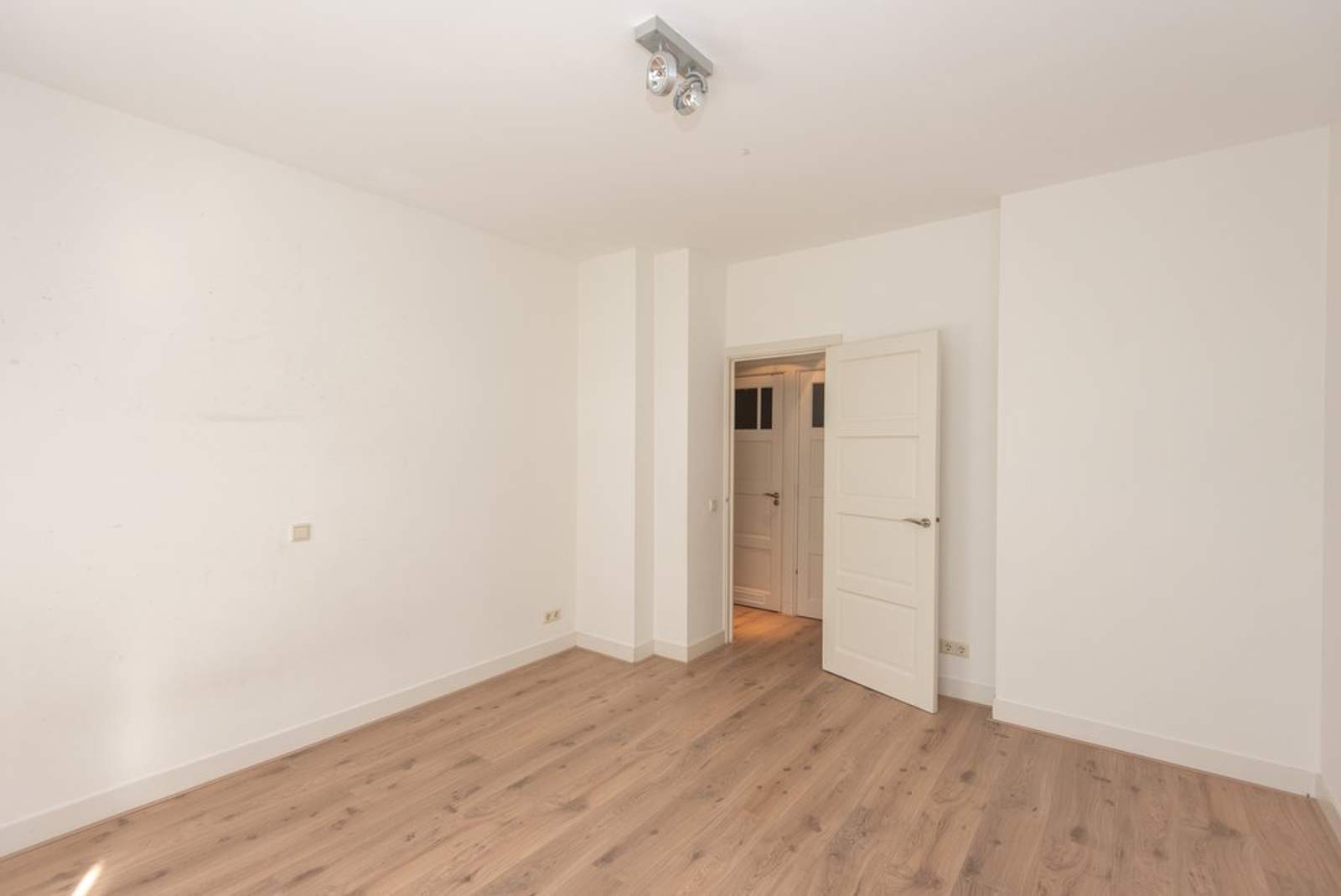 Appartement te huur: Milletstraat, Amsterdam