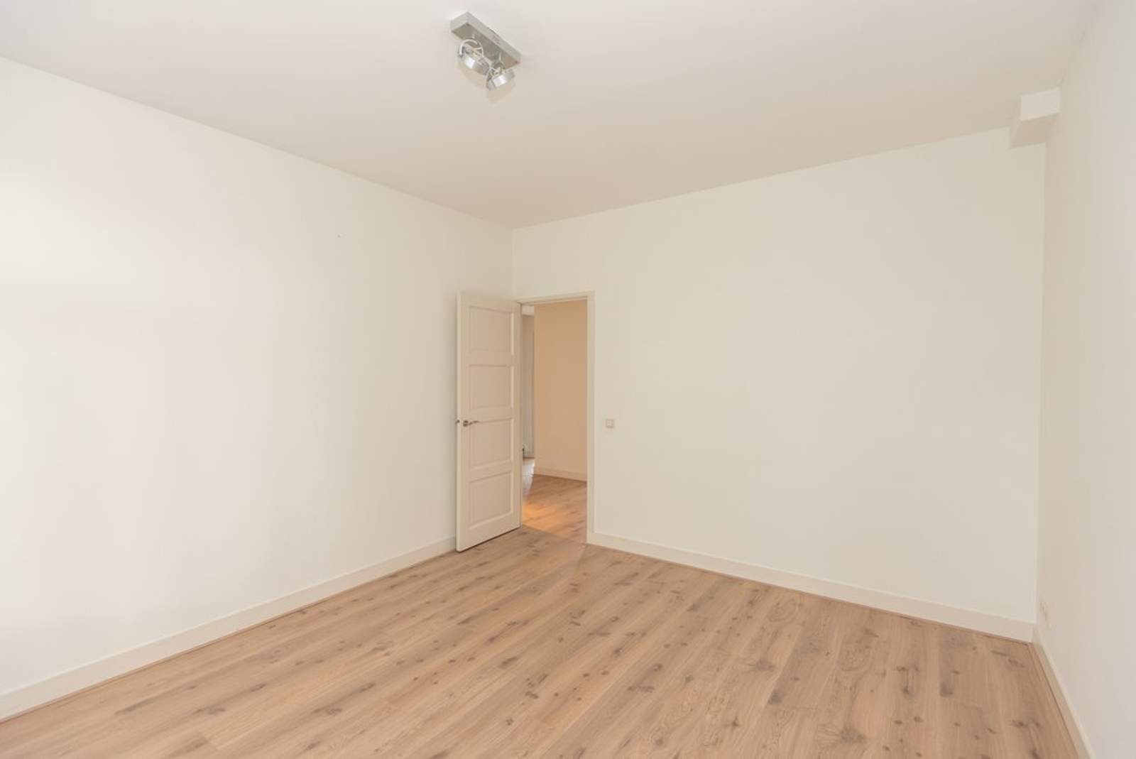 Appartement te huur: Milletstraat, Amsterdam