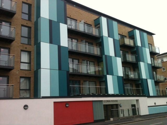 Flat Fielding Lane in Greater London
