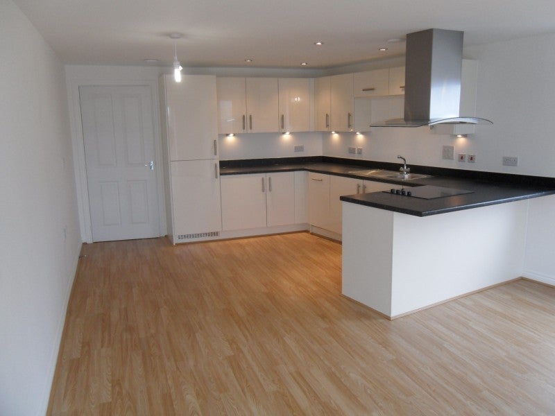 Flat Fielding Lane in Greater London