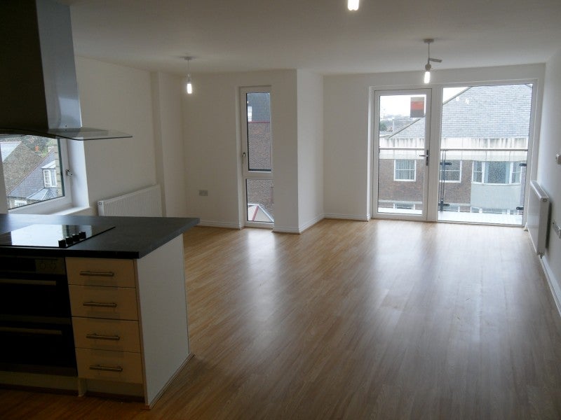 Flat Fielding Lane in Greater London