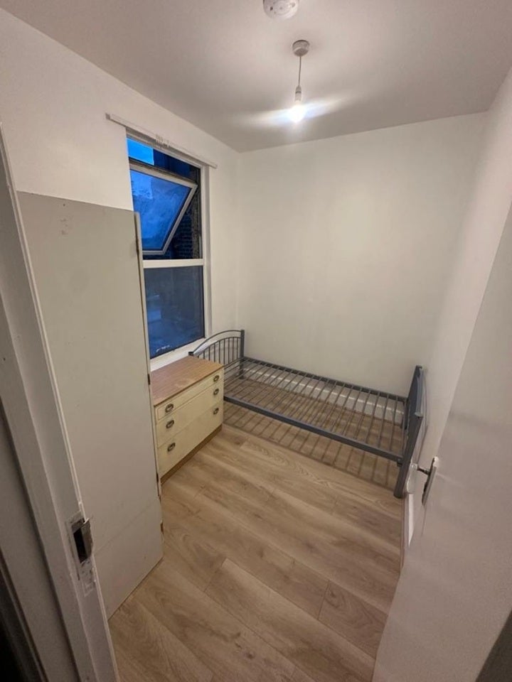 Room Greenfield Road in Greater London