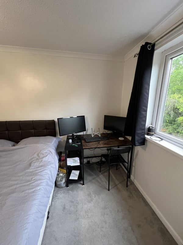 Room Poppyfield Close in Cardiff