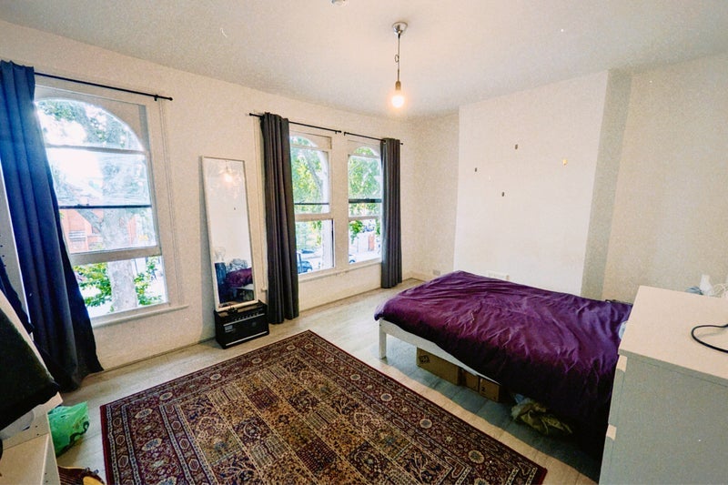 Room Lauriston Road in Greater London