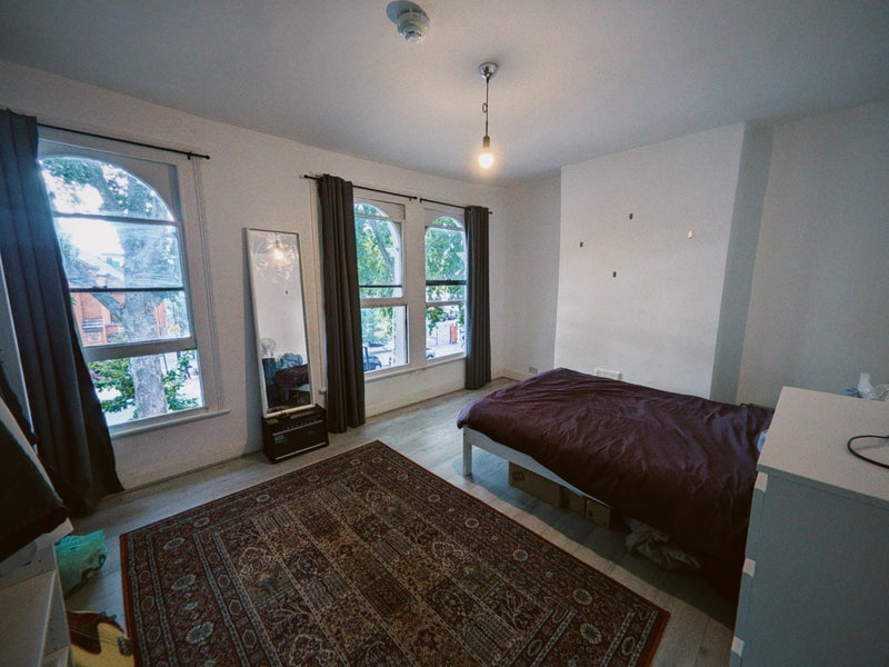 Room Lauriston Road in Greater London