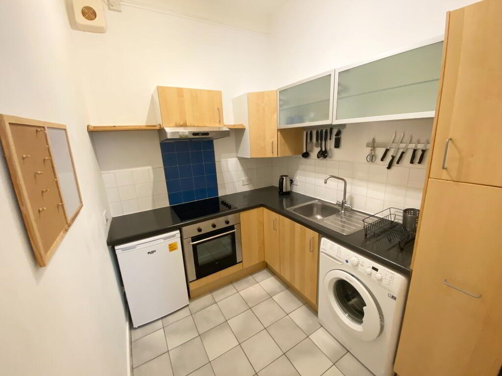 Flat New Mart Road in City of Edinburgh